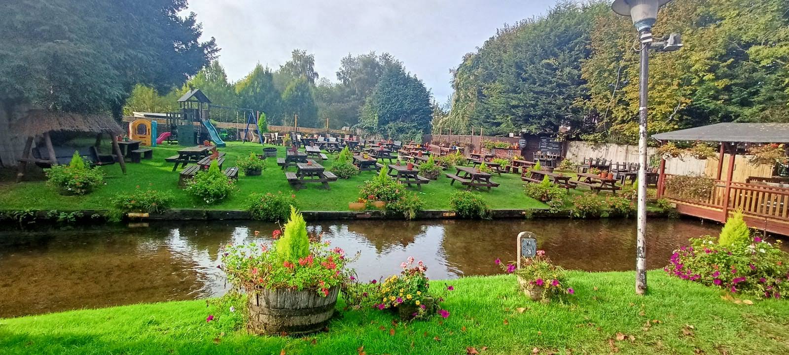 The Compasses Inn Garden